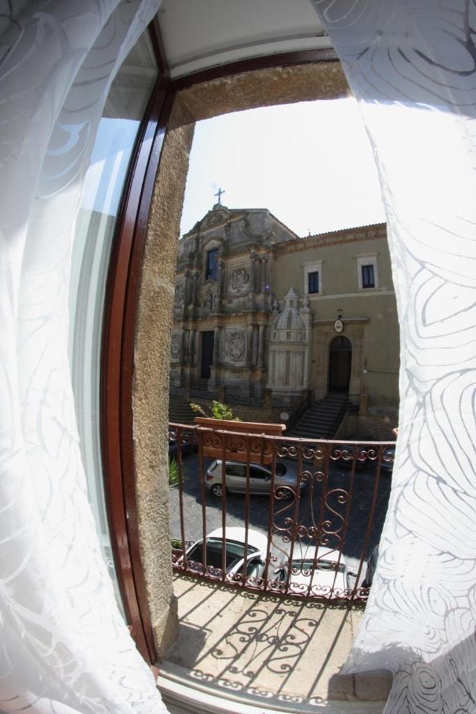 Gualtiero Camere & Suite Caltagirone Rum bild